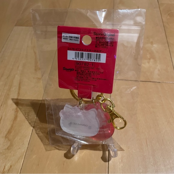 New hello kitty bestie acrylic keychain - Picture 5 of 5